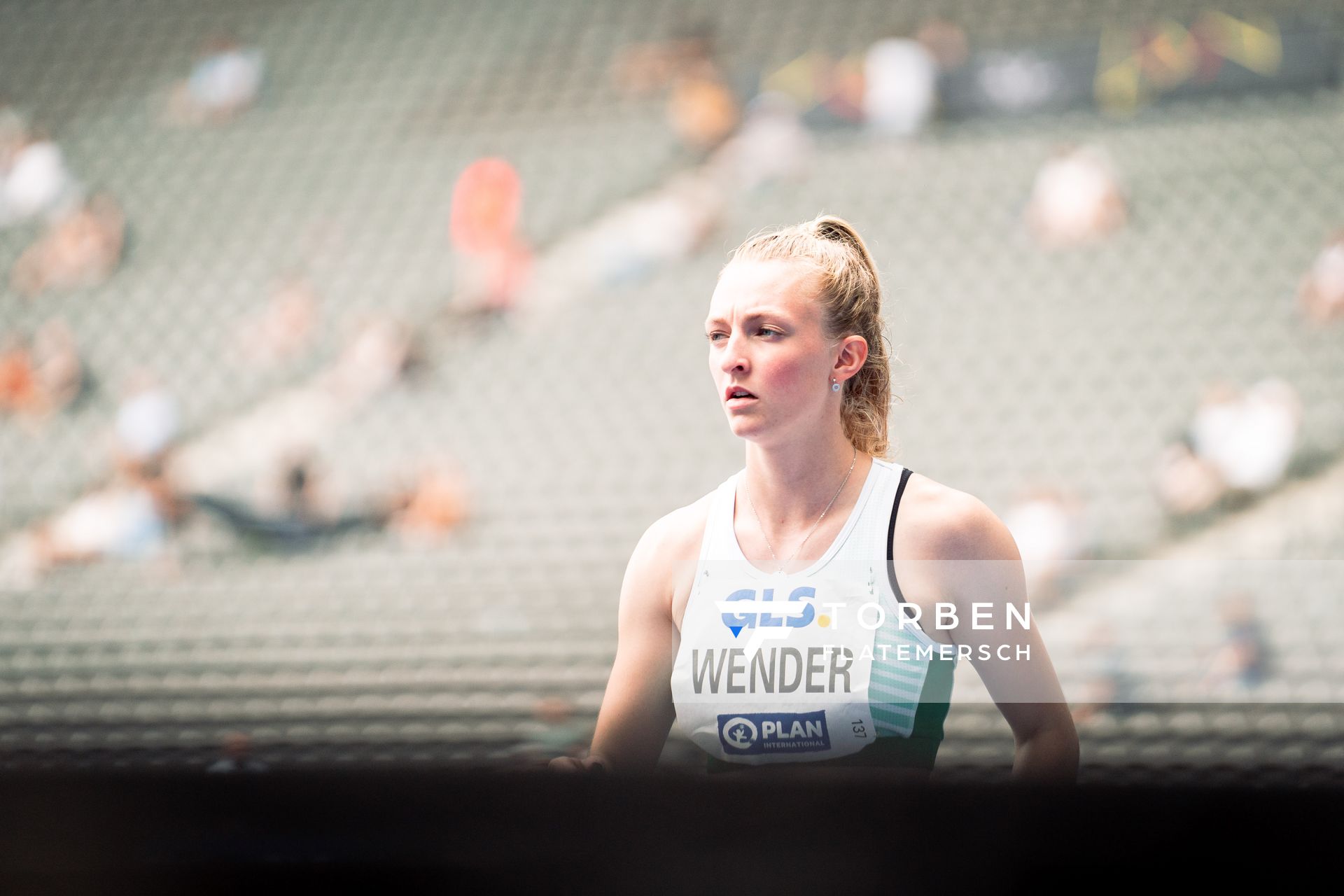 Gisele Wender (SV Preussen Berlin) vor dem 400m Huerden Halbfinale waehrend der deutschen Leichtathletik-Meisterschaften im Olympiastadion am 25.06.2022 in Berlin